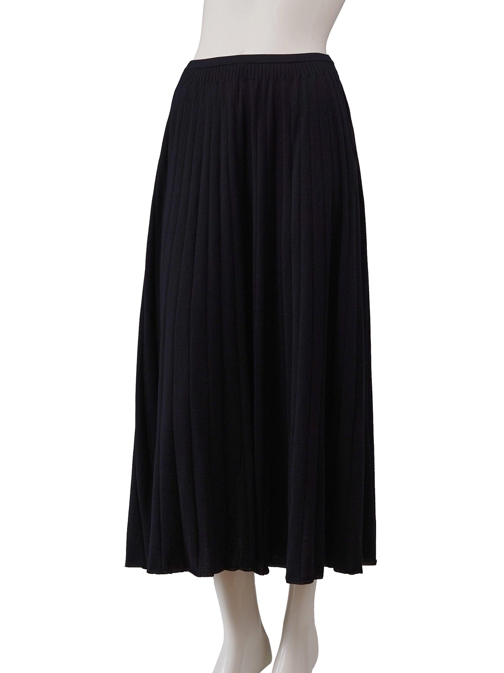 Dark blue pleated knit skirt